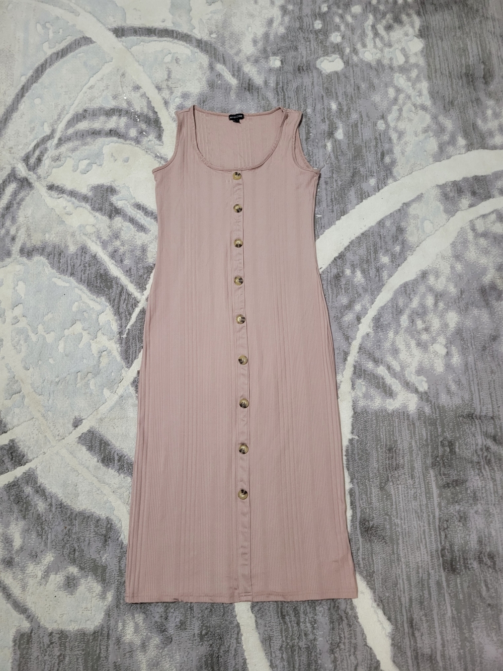 Magazine Sleeveless Button-Front Midi Dress in Dusty Rose Size M